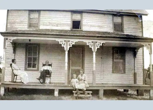 Historis Avon image.